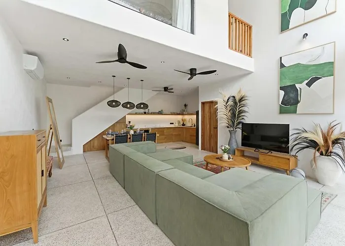 Nusa Loft 3br With Rooftop Space In Villa