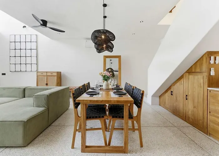 Nusa Loft 3br With Rooftop Space In