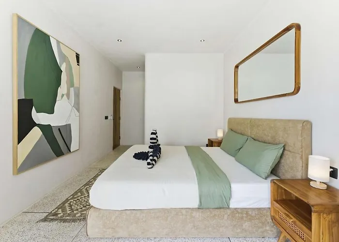 Nusa Loft 3br With Rooftop Space In Villa