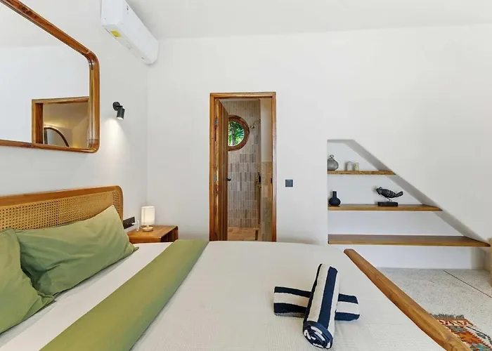 Nusa Loft 3br With Rooftop Space In Villa *