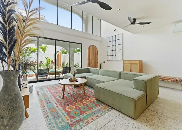 Nusa Loft 3br With Rooftop Space In Uluwatu
